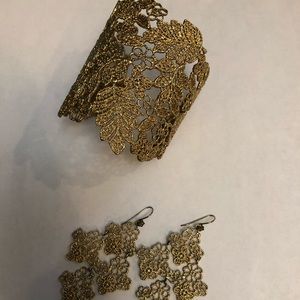 Stella & Dot Cuff Bracelet and Earrings Set